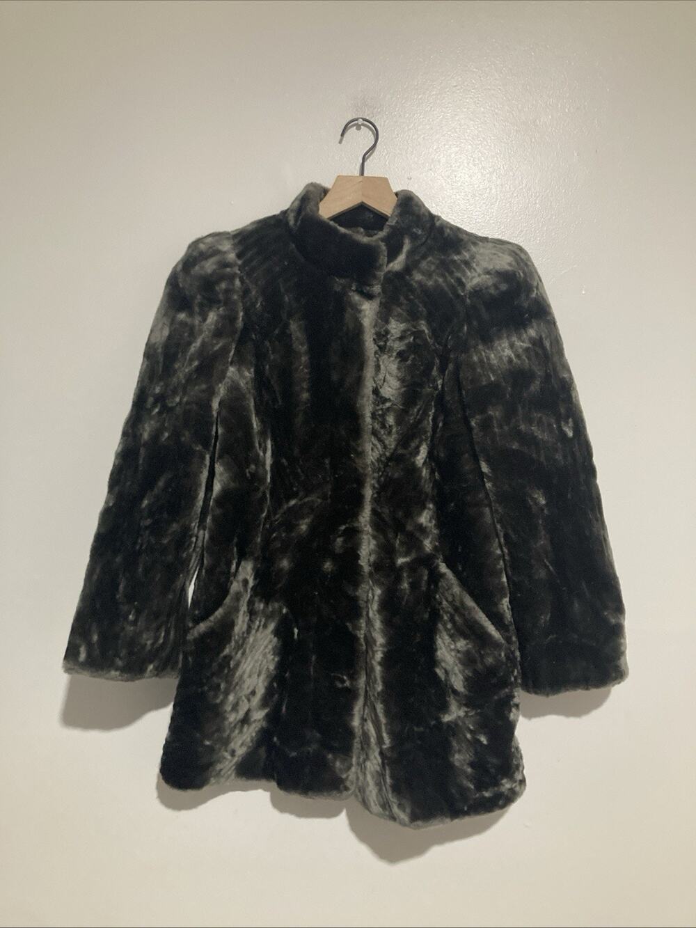 Intrigue of Luxury Fabric By Glenoit Faux Fur Coat Size 6 Made In USA
